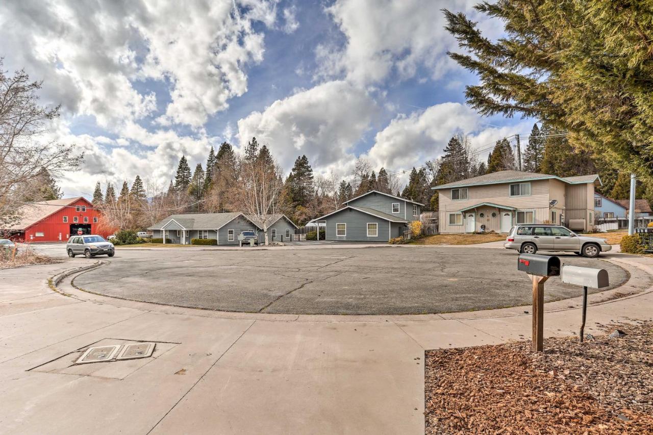 הוילה Mount Shasta Escape With Balcony About Walk To Dtwn מראה חיצוני תמונה